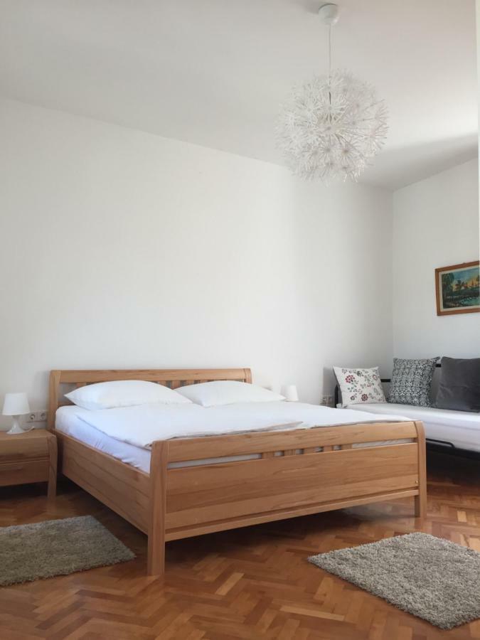 Central House Nona Crikvenica Exterior foto